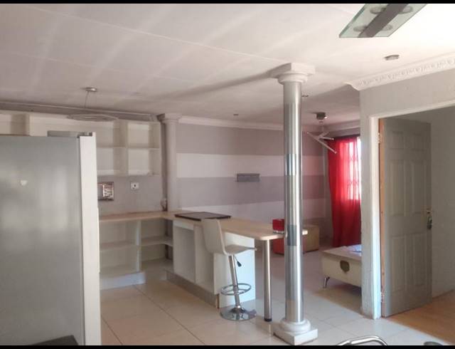 3 BEDROOM HOUSE FOR SALE IN PROTEA GLEN